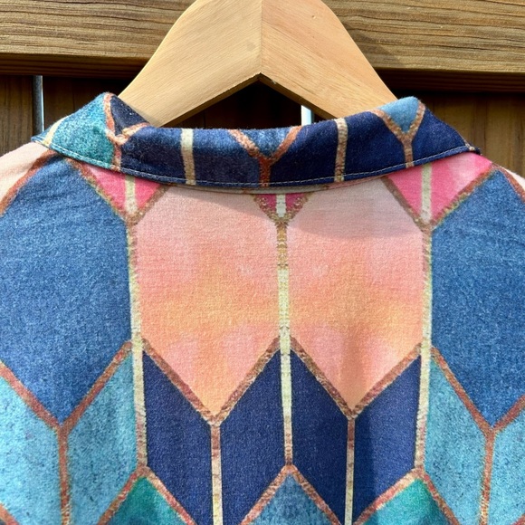 Geometric Women's Tunic Top Sz.Large Zip Neck - Picture 7 of 7